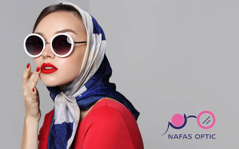 ست کردن عینک آفتابی زنانه در تابستان 1 ست کردن عینک آفتابی زنانه در تابستان