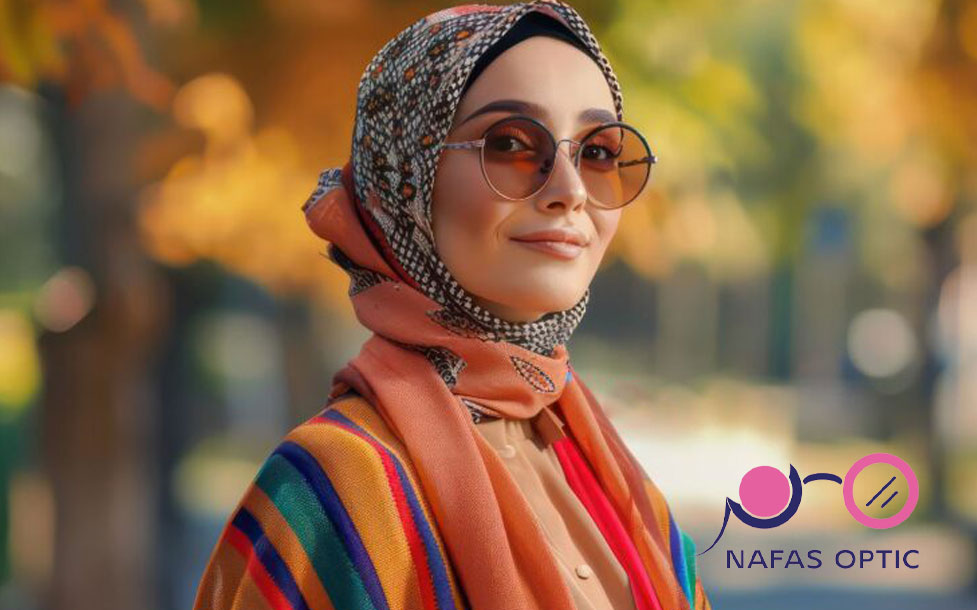 ست کردن عینک آفتابی زنانه در تابستان 4 ست کردن عینک افتابی تابستانی زنانه