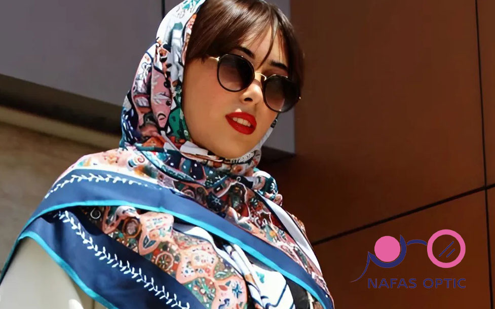 ست کردن عینک آفتابی زنانه در تابستان 2 ست کردن عینک افتابی زنانه در تابستان